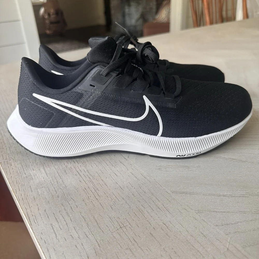 Nike Air Zoom Pegasus 38 Black White Men 10 Running Shoes Sneakers